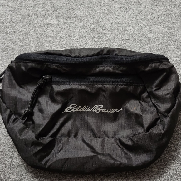 Eddie Bauer Stow Away Waist Bag - Picture 5 of 5